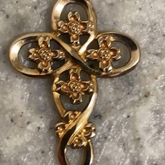 Vintage Religious 1/20 14K Gold Plated Cross Pendant - Picture 2 of 4